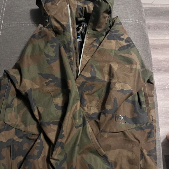 Mens Burton Came gore-Tex AK jacket - Picture 3 of 6